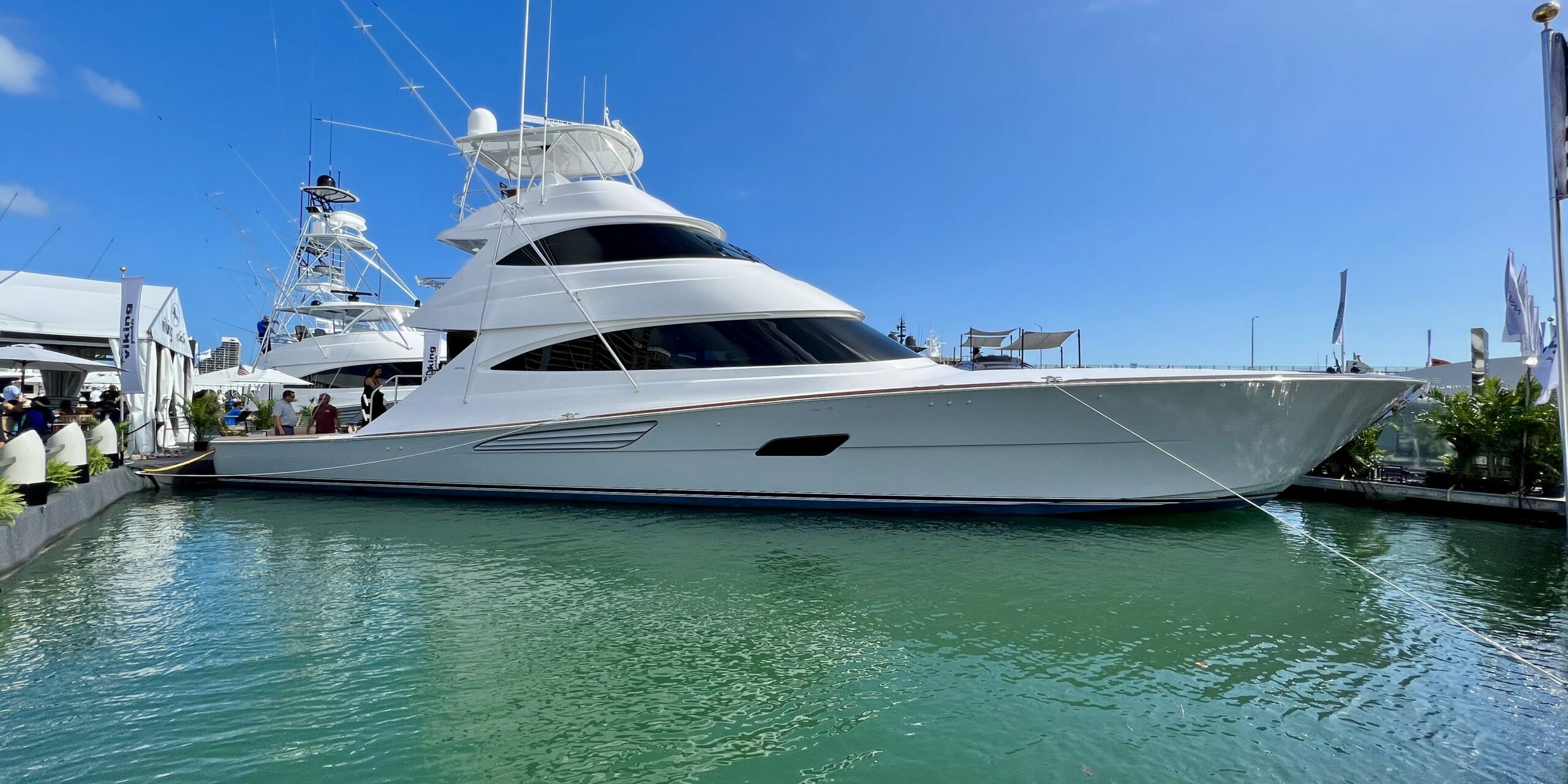 Viking Yachts 90 Sport Fisherman Sky Bridge