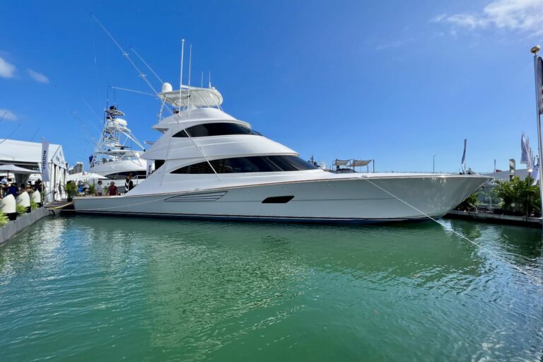 4985FF3B-ADAD-4AB6-8279-C6323E25523A Viking Yachts 90 Sport Fisherman Sky Bridge